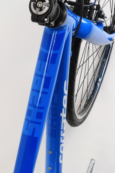 日本のサイクリングシーンにマッチさせたクロスバイク